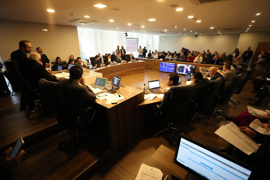 Assembleia Legislativa do Paraná | ALEP | Notícias > Pedido de vista adia decisão sobre o processo disciplinar contra o deputado Renato Freitas (PT)