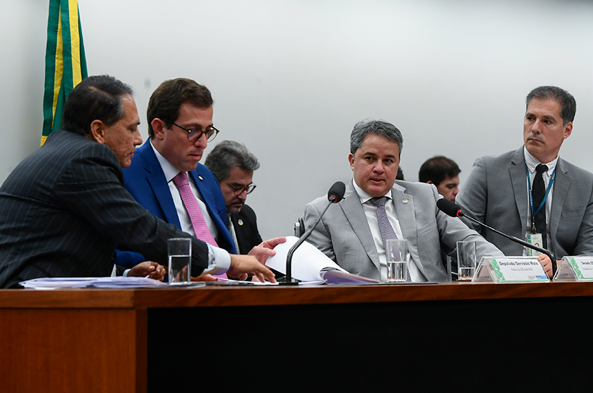 Comissão de Orçamento aprova relatório preliminar da LDO 2026 — Senado Notícias