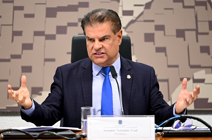 Presidente da CRE, senador Nelsinho Trad (PSD-MS) conduz audiência.