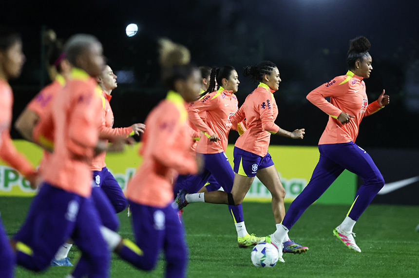 Dentro e fora do campo, mulheres lutam por mais igualdade no esporte — Senado Notícias