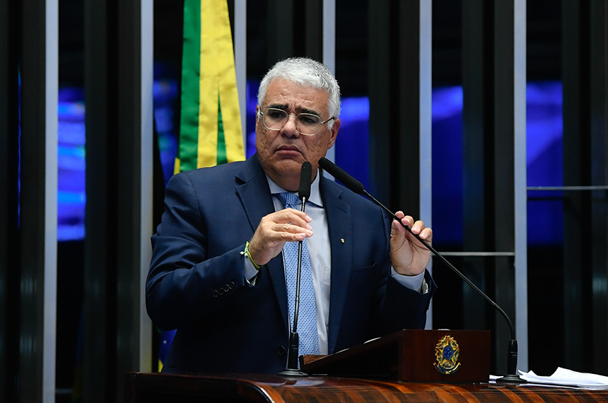 Senador Eduardo Girão (Novo-CE) em discurso à tribuna.