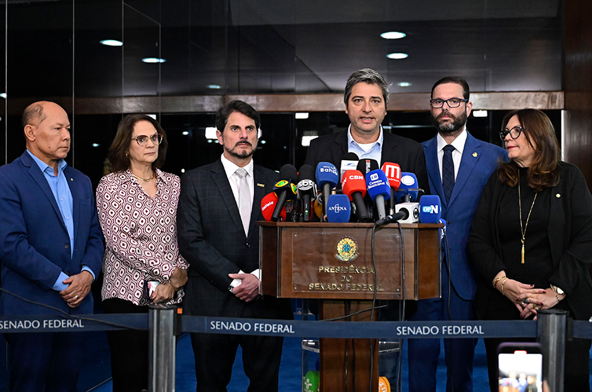 Oposição reage às medidas do STF contra Bolsonaro; governistas defendem decisão — Senado Notícias