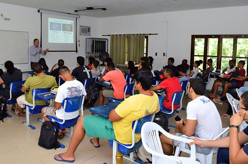 Senado já debate novo Plano Nacional de Educação ainda em análise na Câmara — Senado Notícias