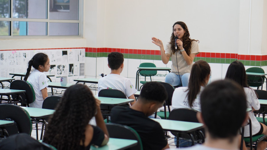 Assembleia Legislativa do Paraná | ALEP | Notícias > Deputada Ana Júlia (PT) propõe criação da Rede Estadual de Cursinhos Populares do Paraná para ampliar acesso à educação superior
