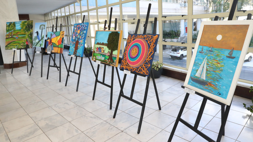 Assembleia Legislativa do Paraná | ALEP | Notícias > Assembleia Legislativa abre exposição que reúne produção artística das APAEs do Paraná