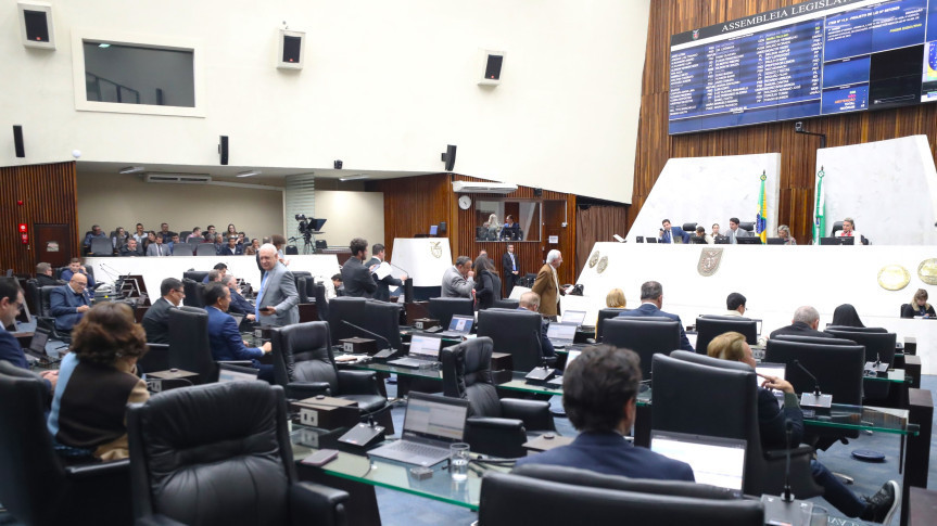 Assembleia Legislativa do Paraná | ALEP | Notícias > Assembleia Legislativa aprova reestruturação das carreiras da Polícia Civil