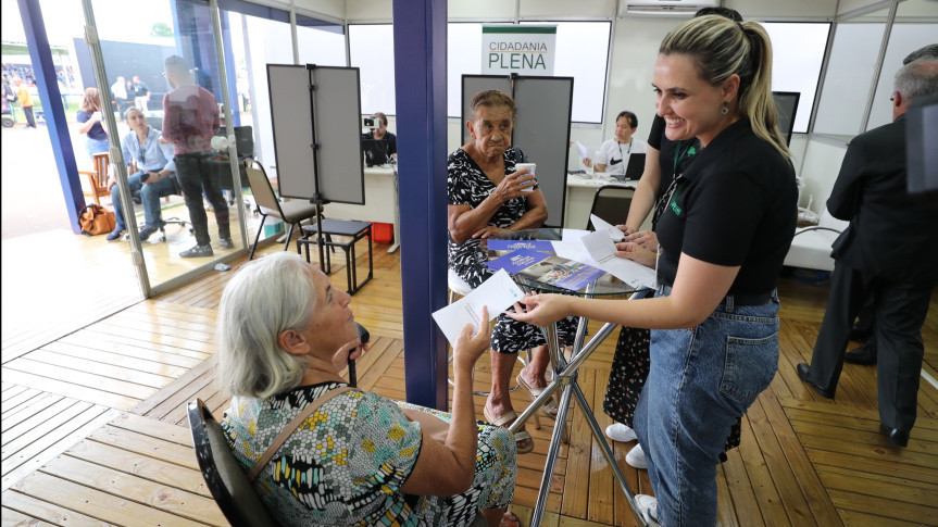 Assembleia Legislativa do Paraná | ALEP | Notícias > Assembleia Itinerante leva serviços de assistência jurídica a Santo Antônio da Platina