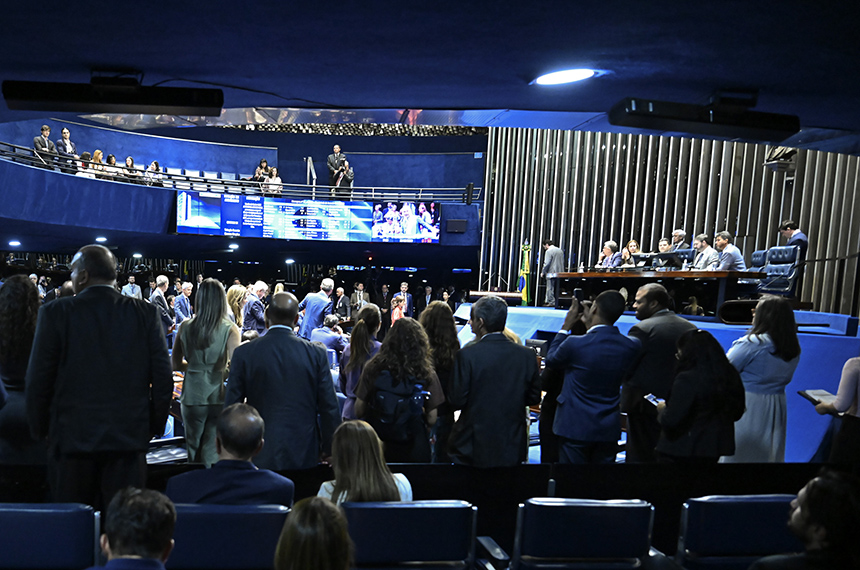 À bancada, senador Lucas Barreto (PSD-AP) - em pronunciamento.