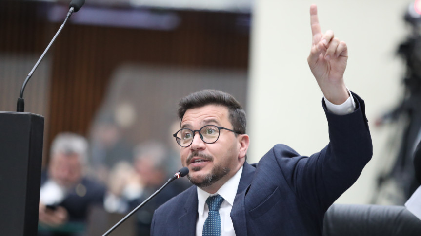 Assembleia Legislativa do Paraná | ALEP | Notícias > Líder da Oposição destaca decisão do TCE-PR de avaliar suspensão da privatização da Celepar