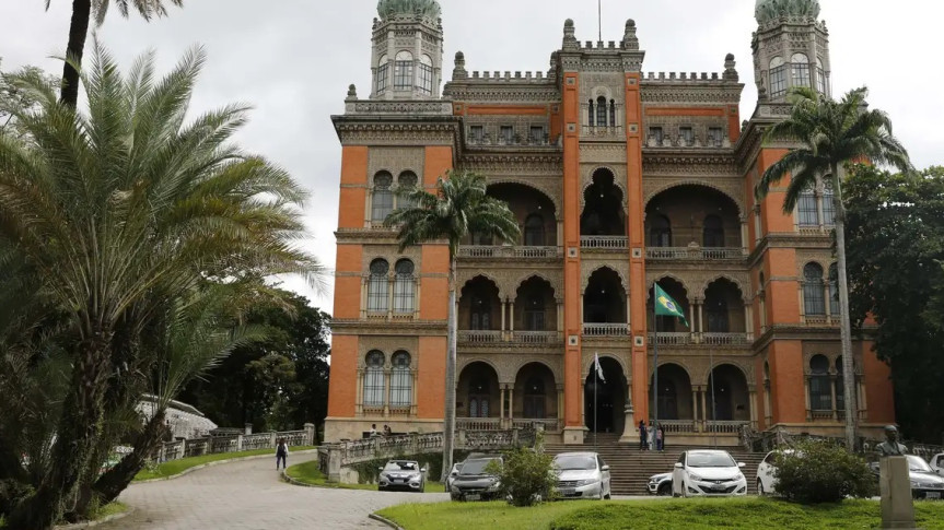 Assembleia Legislativa do Paraná | ALEP | Notícias > Sessão Solene celebra 125 anos da Fiocruz: “Ciência que salva vidas”, diz deputada Secretária Márcia Huçulak (PSD)