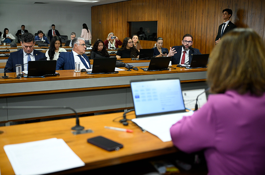 CDH aprova projeto que proíbe 'relativização' do estupro de vulnerável — Senado Notícias