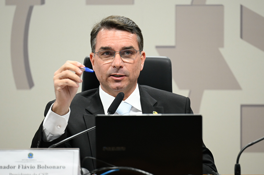 CSP acata recompensa a policial que apreender armas ilegais — Senado Notícias