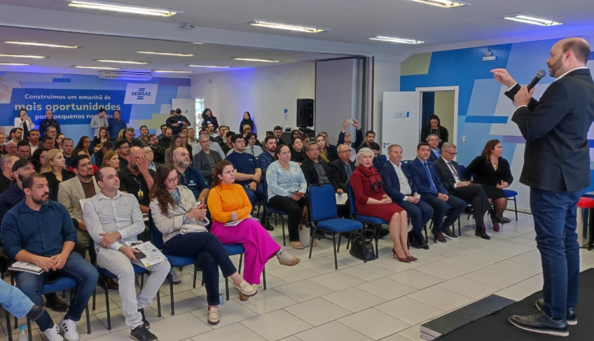 Com apoio do Sebrae/PR, micro e pequenos empreendedores de Maringá conhecem oportunidades da Expo Paraguay Brasil | ASN Paraná