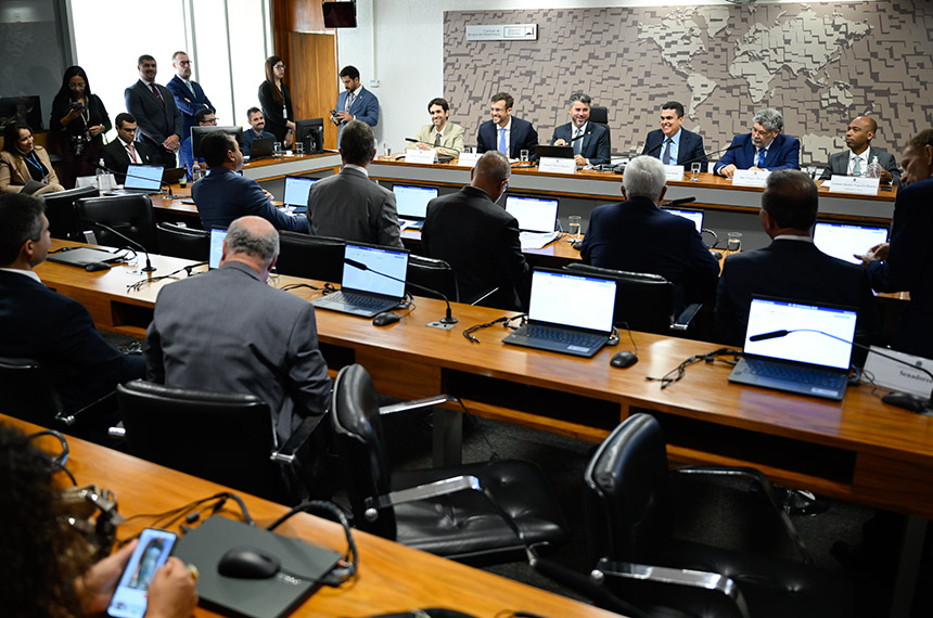Comissão aprova indicados para a Anatel e nomes seguem para Plenário — Senado Notícias