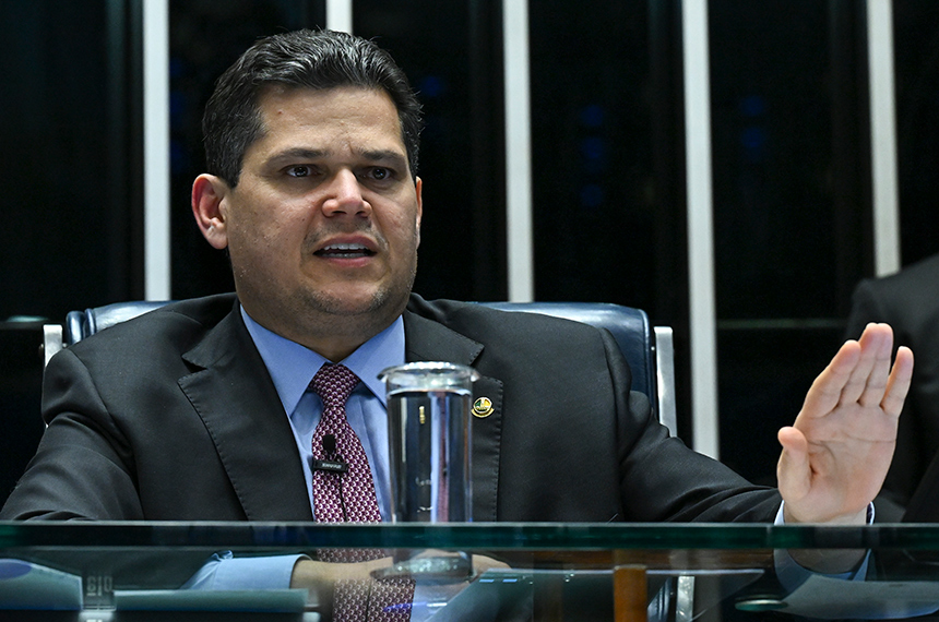 Davi pede que Congresso siga cumprindo sua missão pelo Brasil — Senado Notícias