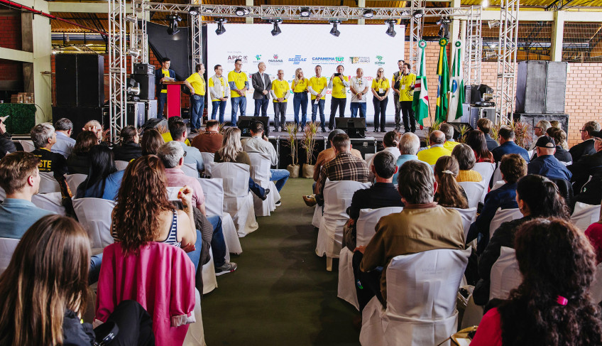 Em Capanema, Apiguassu começa de olho no fortalecimento da cadeia produtiva do mel | ASN Paraná