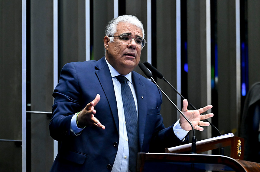 Em discurso, à tribuna, senador Eduardo Girão (Novo-CE).