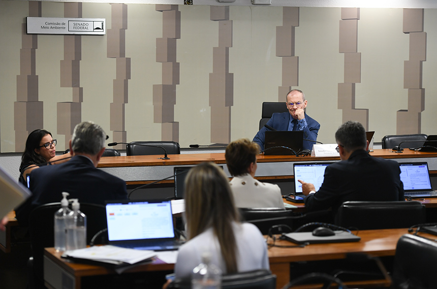 Guarda de pets e revitalização de seringais estão na pauta da CMA — Senado Notícias
