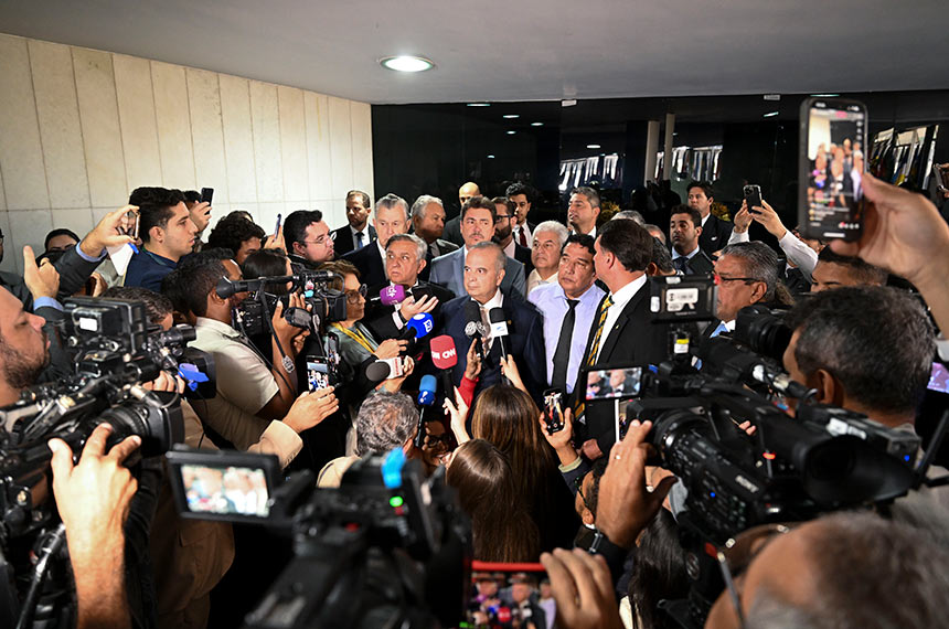 Oposição atende Davi e desocupa Plenário, após dois dias de obstrução — Senado Notícias