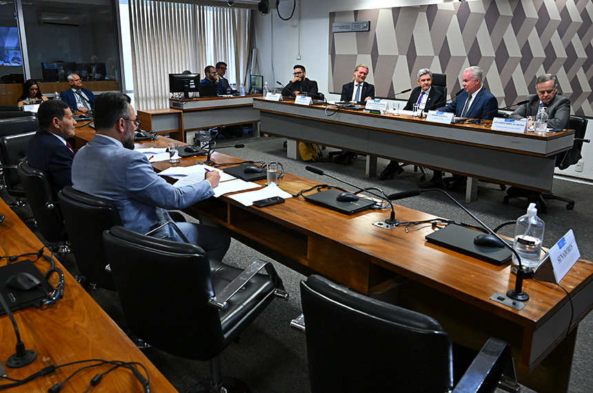 Senadores e produtores rurais cobram solução para embargos preventivos — Senado Notícias