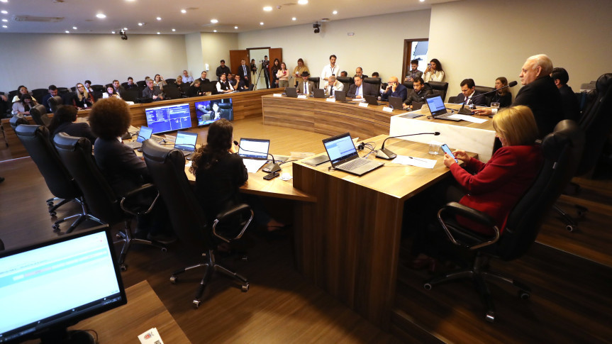 Assembleia Legislativa do Paraná | ALEP | Notícias > Assembleia Legislativa do Paraná inicia trâmite do projeto de lei que reduz em 45% a alíquota do IPVA no Paraná