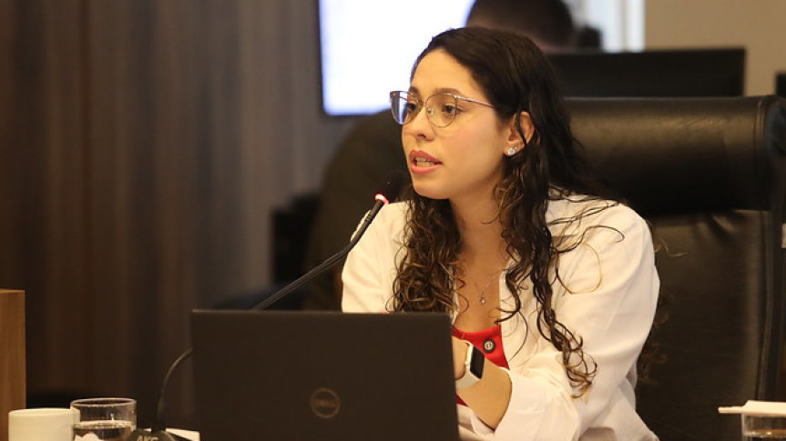Assembleia Legislativa do Paraná | ALEP | Notícias > Deputada Ana Júlia (PT) cobra informações do IPEM-PR sobre fiscalização após Operação Carbono Oculto