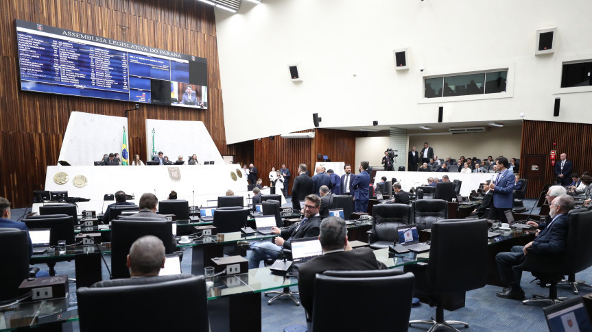 Assembleia Legislativa do Paraná | ALEP | Notícias > Deputados aprovam projeto que favorece agricultura familiar com aumento de merenda orgânica
