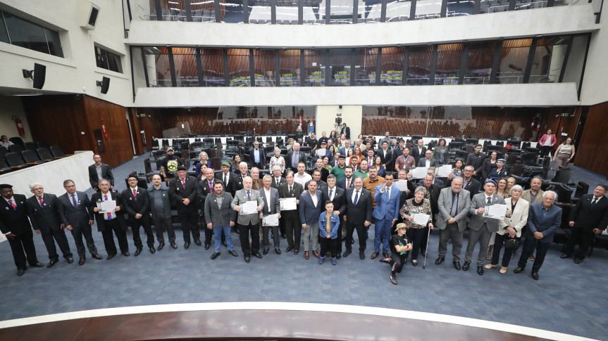 Assembleia Legislativa do Paraná | ALEP | Notícias > Assembleia Legislativa promove sessão solene em celebração à Semana da Pátria