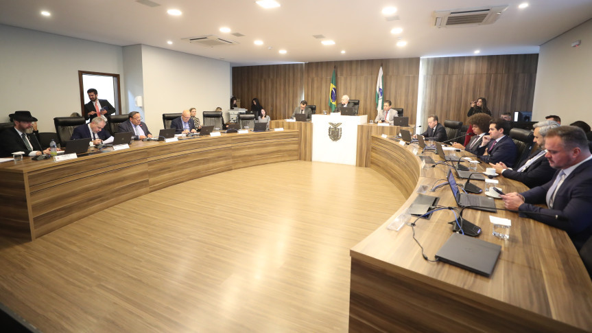 Assembleia Legislativa do Paraná | ALEP | Notícias > CCJ extraordinária rejeita emendas ao projeto de lei que reduz a alíquota do IPVA no Paraná