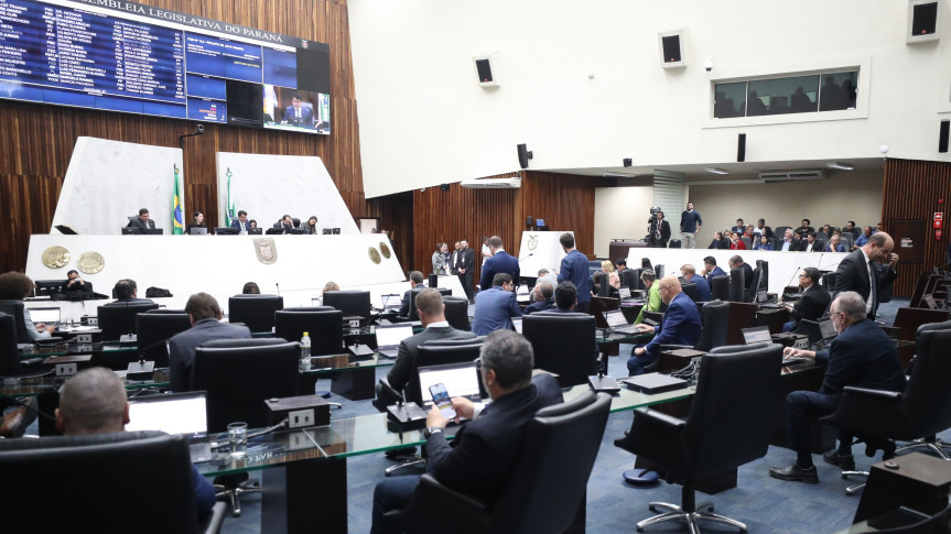 Assembleia Legislativa do Paraná | ALEP | Notícias > Assembleia Legislativa aprova projeto que prevê perdão de dívidas de até R$ 7 mil da casa própria