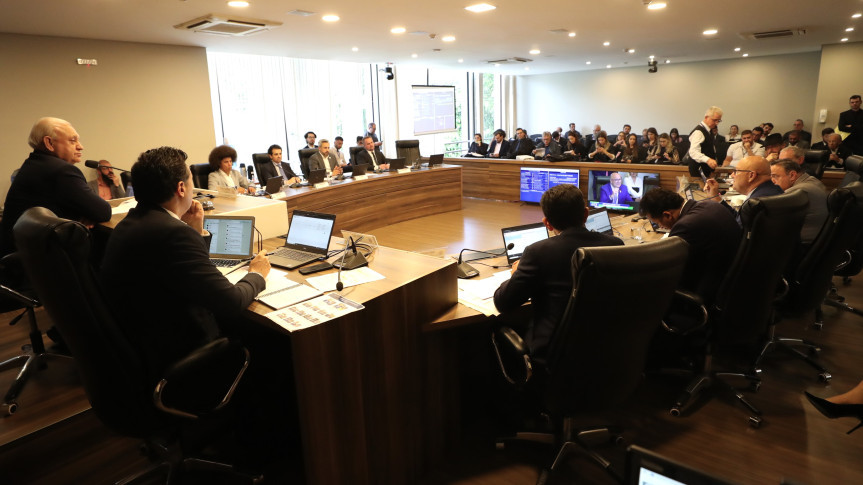 Assembleia Legislativa do Paraná | ALEP | Notícias > CCJ aprova projetos que modernizam a Funeas e fortalecem políticas para a pessoa idosa