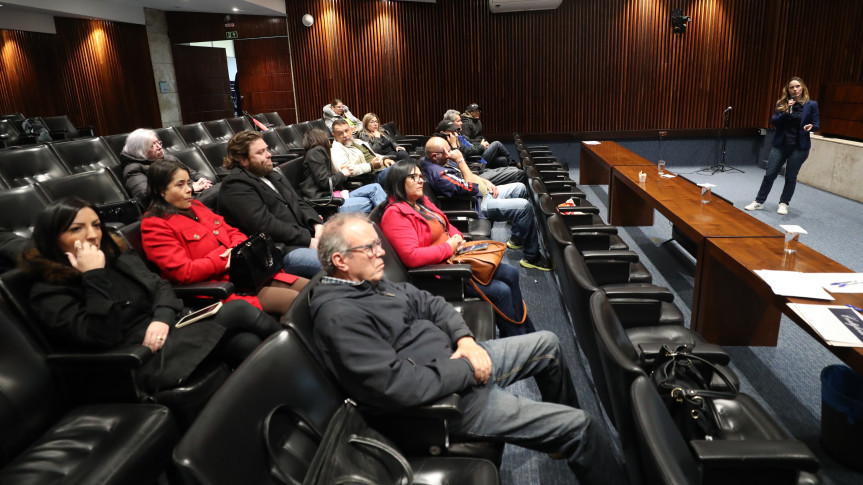 Assembleia Legislativa do Paraná | ALEP | Notícias > Seminário A Arte é um Bom Negócio destaca a importância da formalização para o sucesso de artistas e artesãos