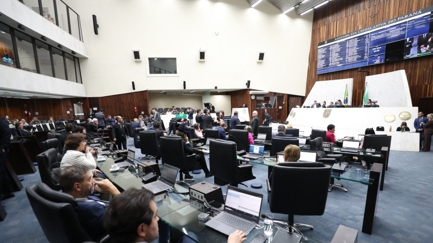 Assembleia Legislativa do Paraná | ALEP | Notícias > Aprovada proposta que institui o Conselho Estadual de Juventude do Paraná