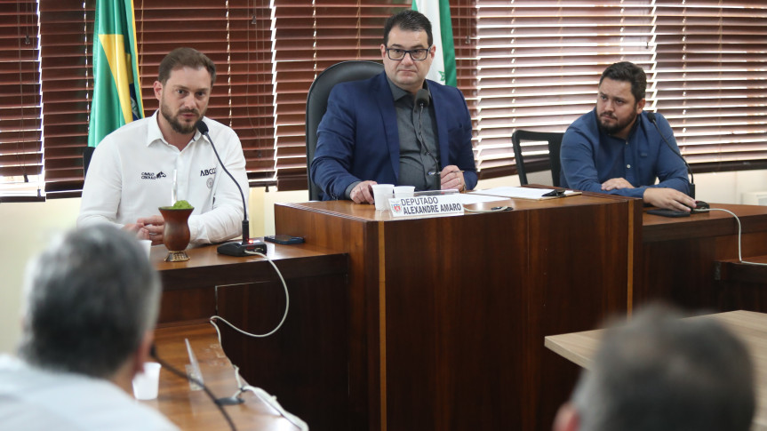 Assembleia Legislativa do Paraná | ALEP | Notícias > Especialistas e criadores se reúnem na Assembleia para tratar da expansão do cavalo crioulo no Paraná