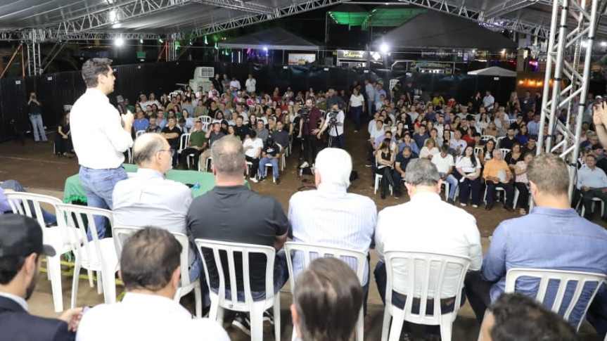 Assembleia Legislativa do Paraná | ALEP | Notícias > Homenagens e entrega de demandas marcam a 1ª Assembleia Itinerante em Bandeirantes