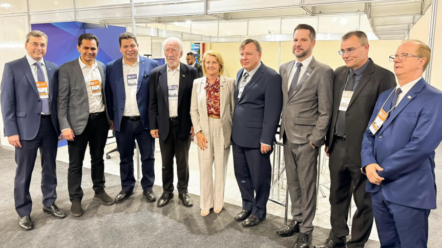 Assembleia Legislativa do Paraná | ALEP | Notícias > Na ExpoMatcon, deputado Gugu Bueno (PSD) destaca importância do varejo da construção para a economia do Paraná