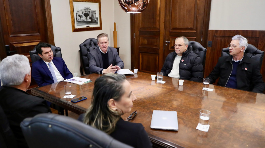 Assembleia Legislativa do Paraná | ALEP | Notícias > Projeto de lei prevê a criação de voucher para famílias comprarem material escolar no comércio local