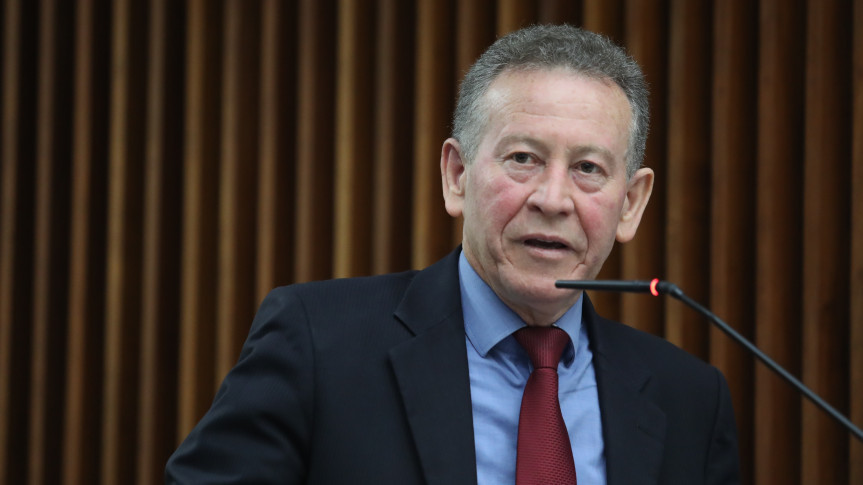 Assembleia Legislativa do Paraná | ALEP | Notícias > Proposta visa revogar dispositivos que permitem cortes na gratificação de professores
