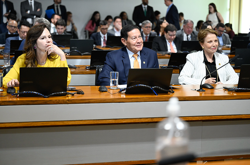 Avança regulamentação da profissão de tecnólogo em engenharia e agronomia — Senado Notícias