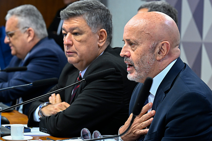 'Careca do INSS' se compromete a enviar documentos de empresas à CPMI — Senado Notícias