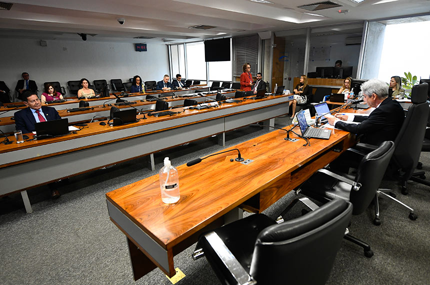 Debate aponta divergência entre Ibama e órgãos estaduais ambientais — Senado Notícias
