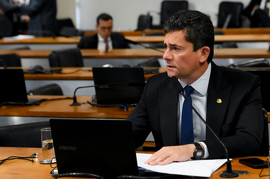 Em pronunciameto, à bancada, senador Sergio Moro (União-PR).