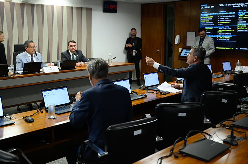 plano de saúde deve avisar consumidor sobre descredenciamento de prestador — Senado Notícias