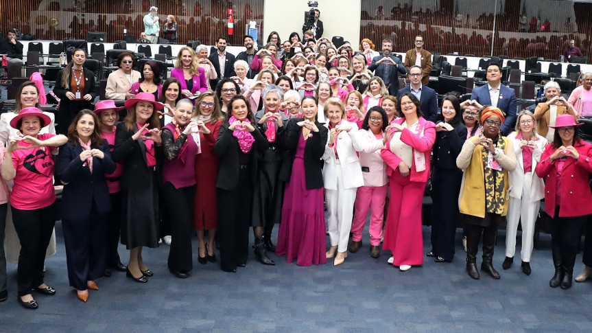 Assembleia Legislativa do Paraná | ALEP | Notícias > Assembleia abre Outubro Rosa com relatos de superação e alerta para prevenção do câncer de mama