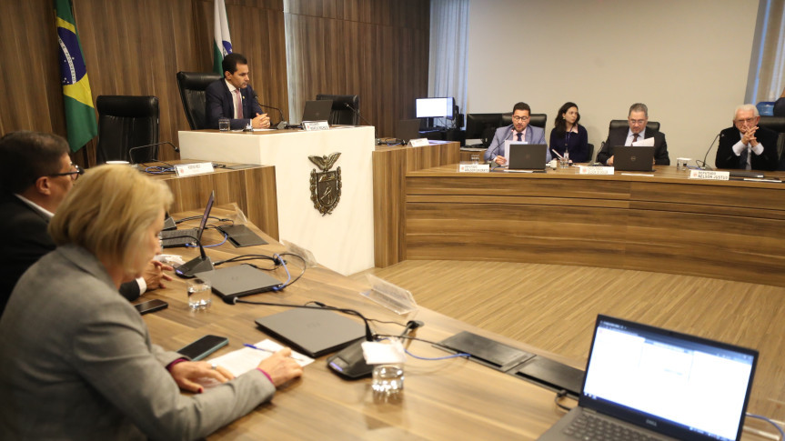 Assembleia Legislativa do Paraná | ALEP | Notícias > Comissão de Finanças e Tributação aprova projeto de lei que cria o Pro-grama Regulariza Paraná