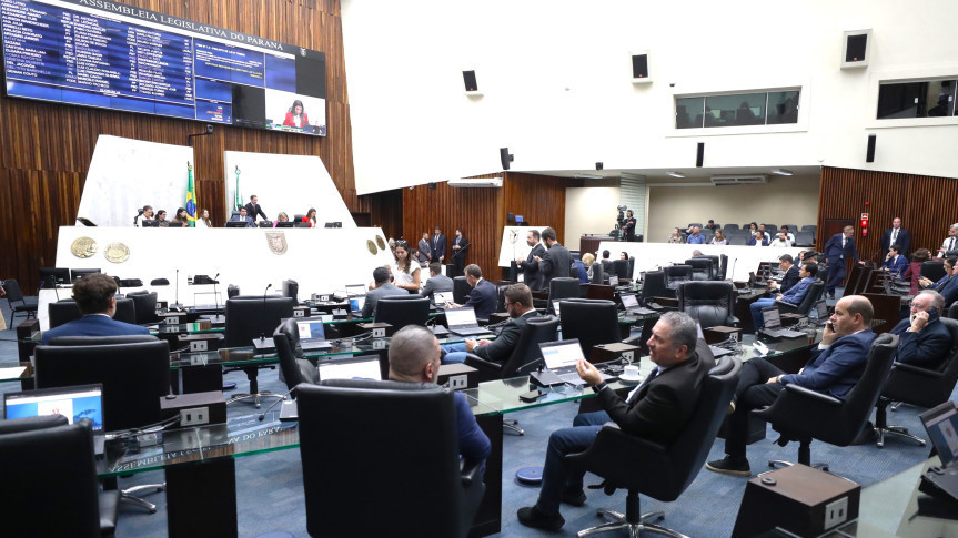 Assembleia Legislativa do Paraná | ALEP | Notícias > Assembleia Legislativa aprova projeto que amplia divulgação de serviço de apoio a superendividados