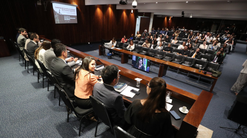 Assembleia Legislativa do Paraná | ALEP | Notícias > Assembleia Legislativa do Paraná recebe lançamento de livros sobre Direito Parlamentar