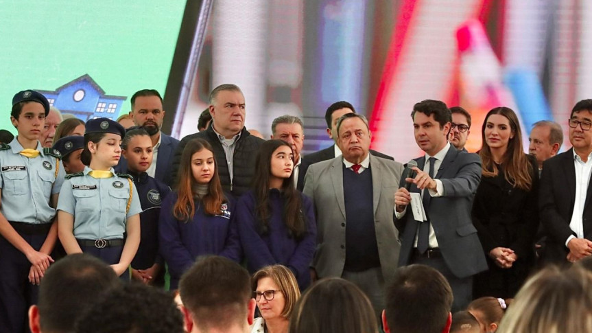 Assembleia Legislativa do Paraná | ALEP | Notícias > Assembleia Legislativa anuncia aporte de R$ 70 milhões para aulas de inglês em escolas municipais de todo o Paraná