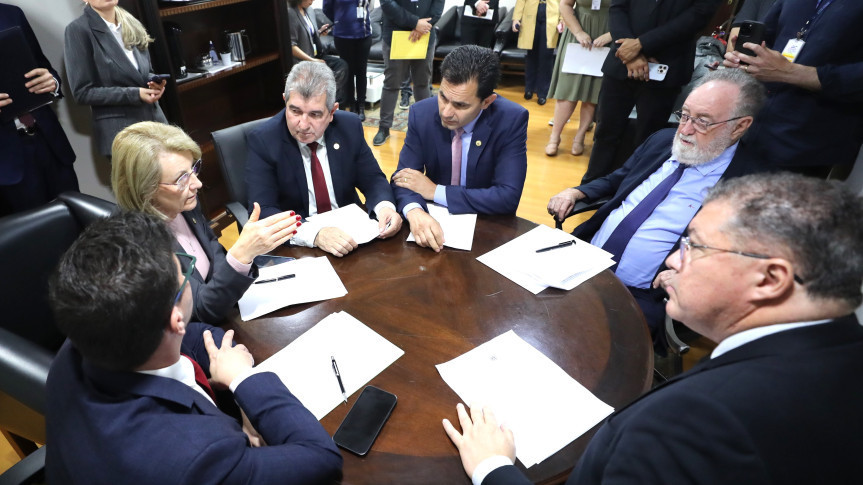 Assembleia Legislativa do Paraná | ALEP | Notícias > Comissão de Saúde aprova projeto que amplia oferta de exames para detectar câncer de mama em pessoas com histórico familiar da doença