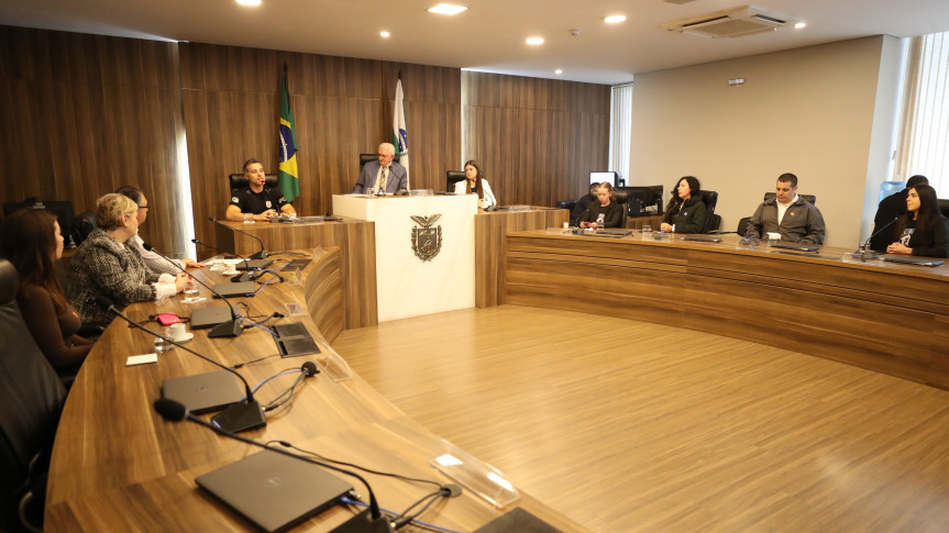 Assembleia Legislativa do Paraná | ALEP | Notícias > Assembleia Legislativa promove debate sobre políticas públicas e desafios enfrentados pela causa animal no Paraná